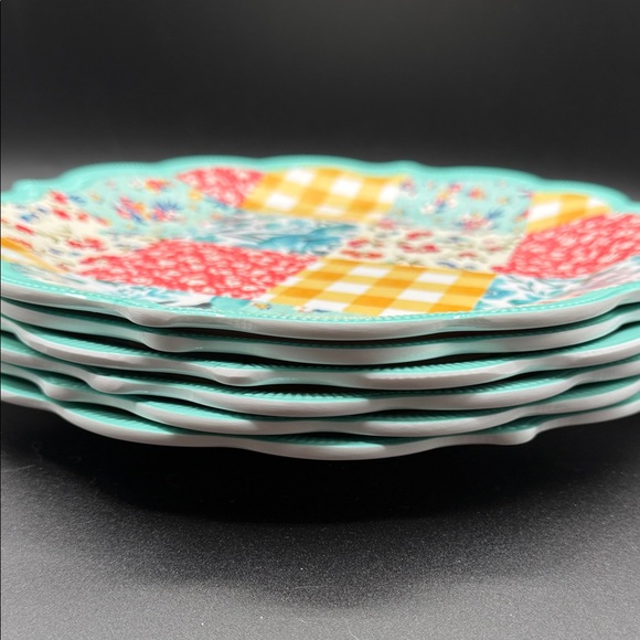 The Pioneer Woman 6 Dinner Plates - Picture 3 of 3
